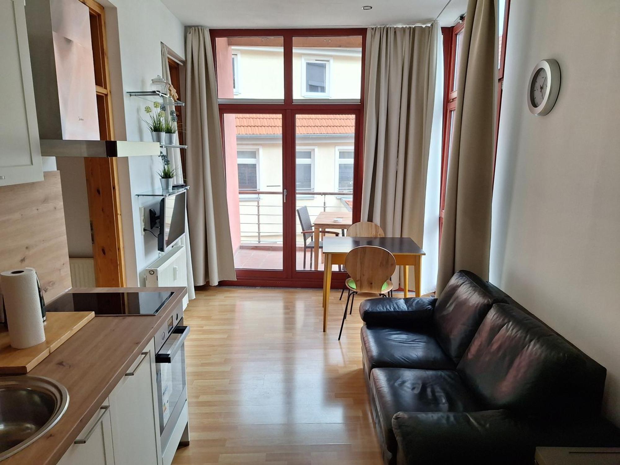 Beliebtes City-Apartment Ройтлинген Екстериор снимка